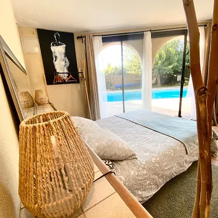 Les Ormeaux Apartment